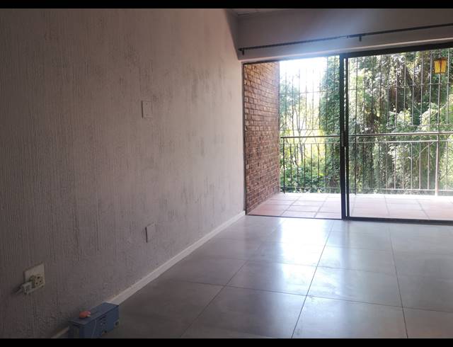 3 BEDROOM APARTMENT FOR SALE IN WINDSOR WEST